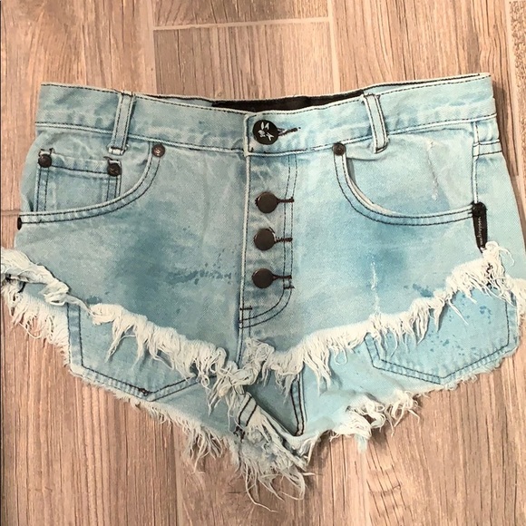 One Teaspoon Shorts ❤️ - Picture 4 of 4